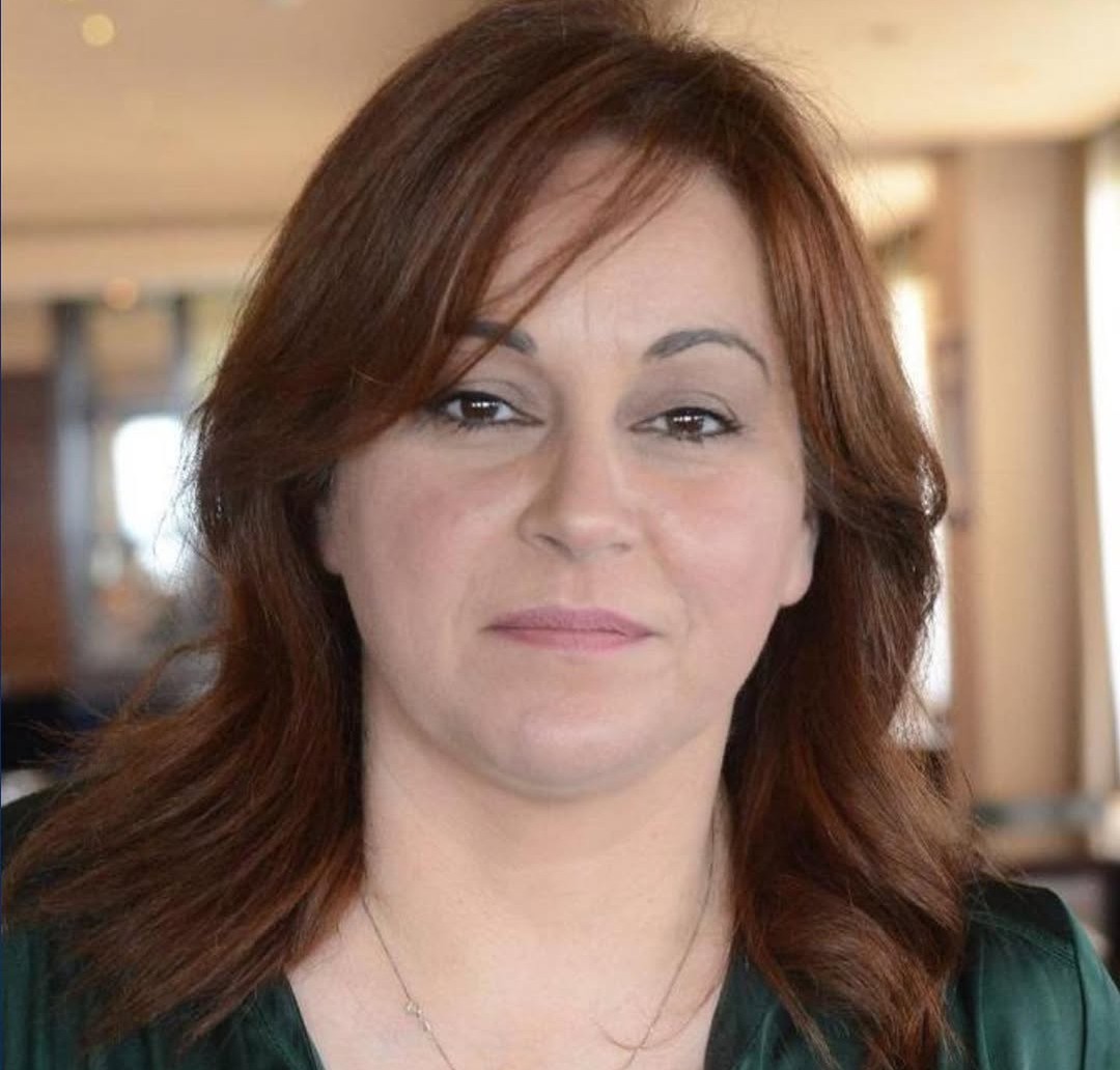 الكاتبة كلوديا مرشليان (الانترنت)