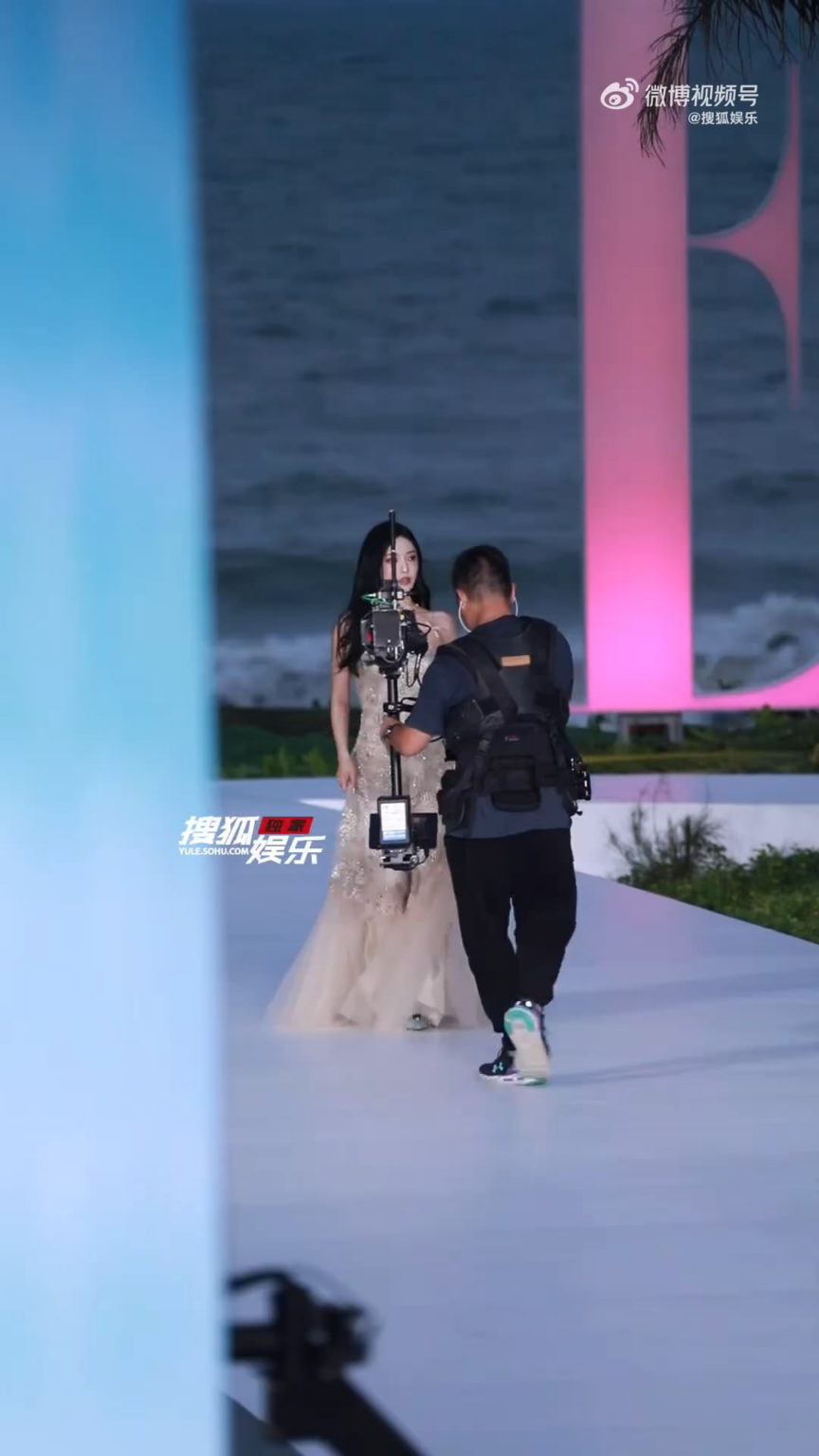 251028 - تحديث موقع Sohu Entertainment على الويبو مع نينغ نينغ