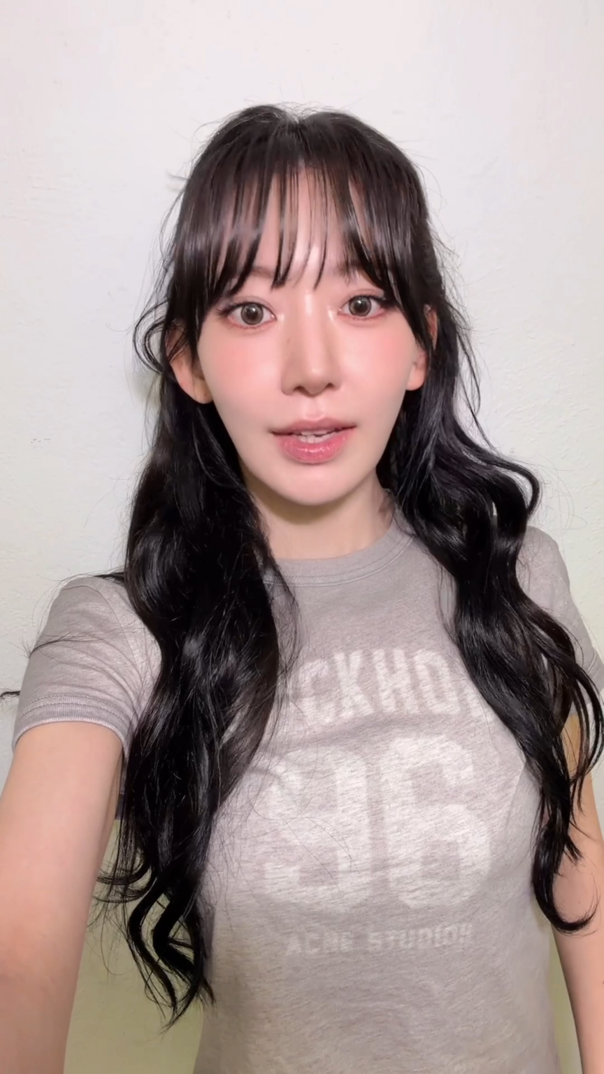 251008 تحديث Le Sserafim Douyin مع Miyawaki Sakura - Caption Basics ، #Sakura's Chinese ليس أساسيًا.