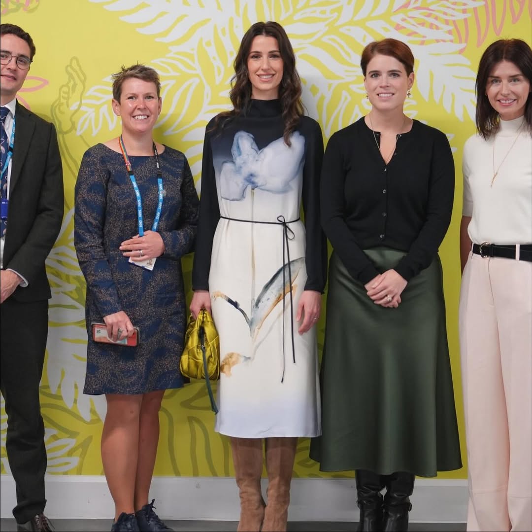 لوك الاميرة رجوة الحسين في لندن (انستغرام)