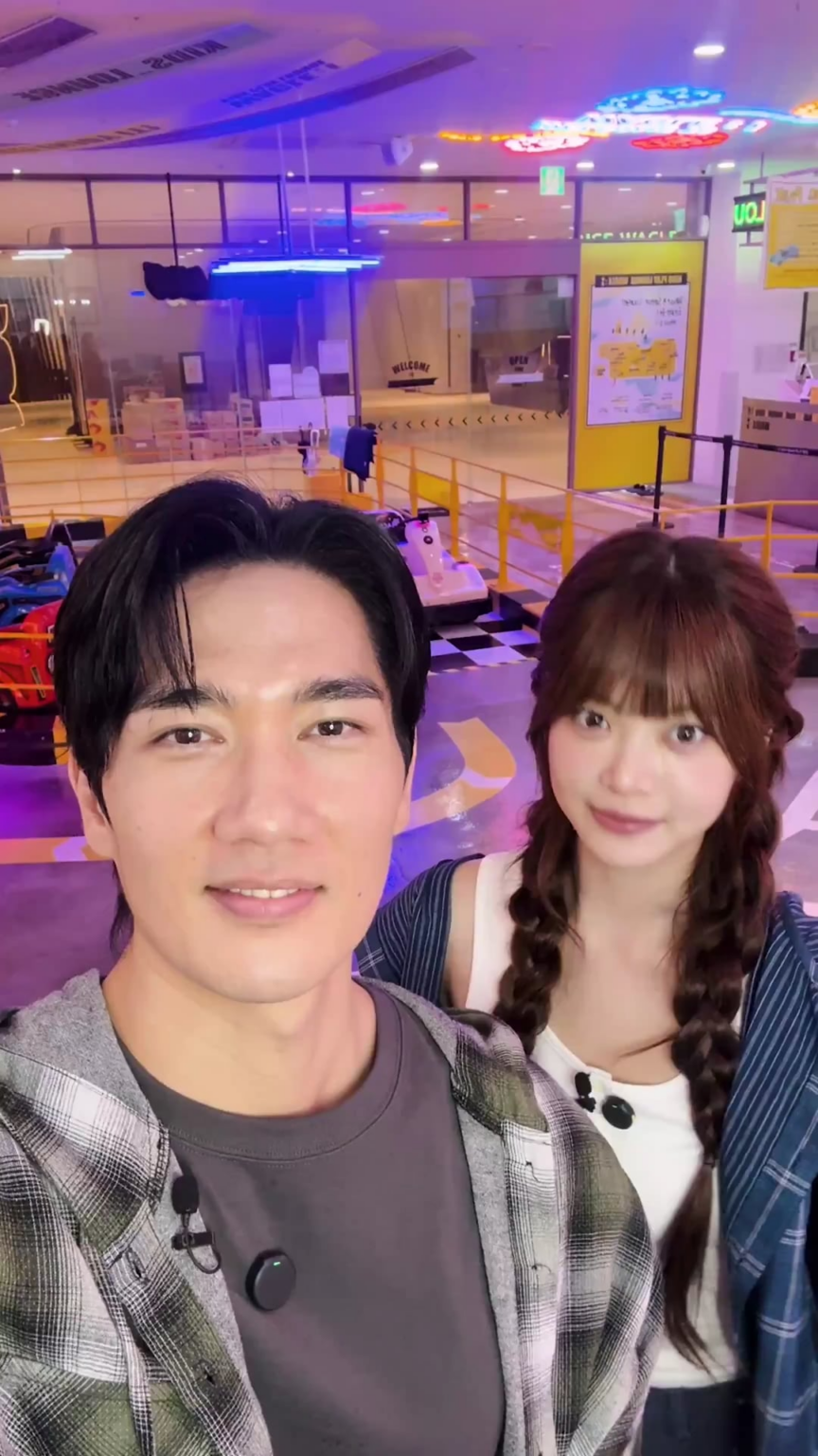 251029 تحديث LE SSERAFIM على TikTok مع Hong Eunchae - تناول الطعام مع Um Taegoo 👷‍♂️🍝 (تحدي السباغيتي)