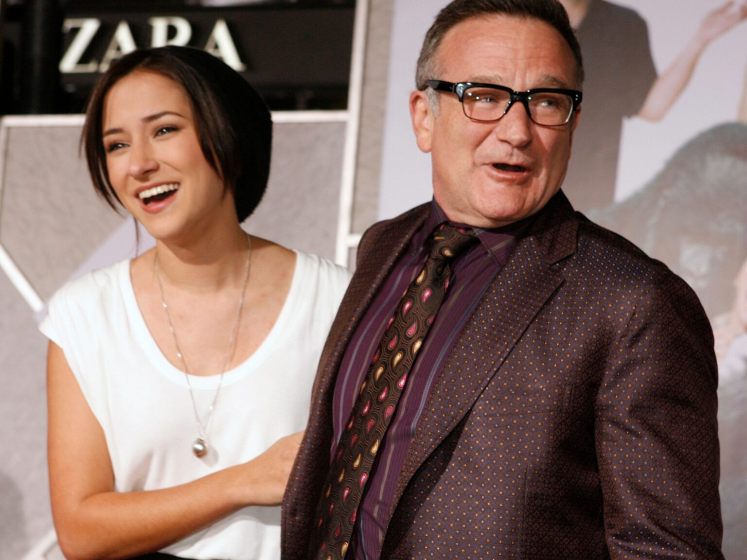 ابنة النجم الراحل روبن وليامز: مقاطع والدي المولدة بالذكاء الاصطناعي "مقززة" | فن