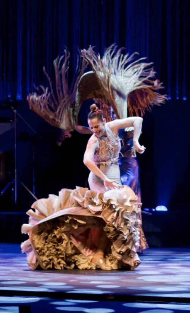 سيودي غاريدو يُعيد تعريف الفلامنكو بأداءٍ رائعٍ في مركز لينكولن: كل ما تحتاج إلى معرفته سيودي غاريدو يُعيد تعريف الفلامنكو بأداءٍ رائعٍ في مركز لينكولن: كل ما تحتاج إلى معرفته