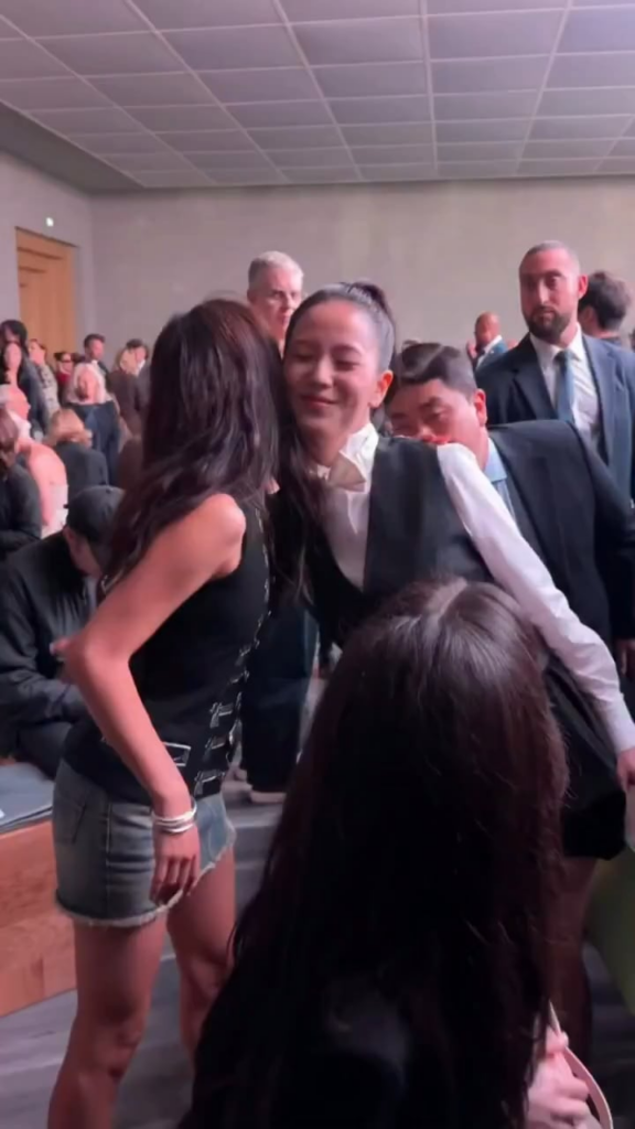 251001 Jisoo W/ Jenna Ortega & Mikey Madison @ Dior Paris Week