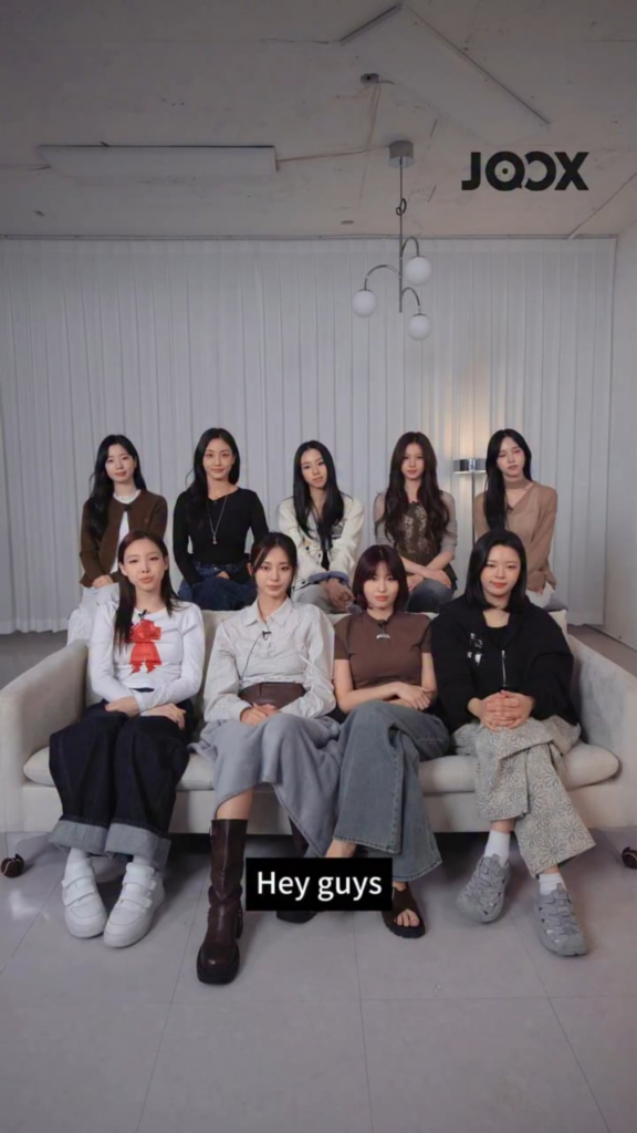 251008 تحديث Jooxth على Instagram - "سيتم إصدار الألبوم الخاص بالذكرى السنوية العاشرة لفرقة TWICE "TEN: The Story Goes On" على JOOX في 10 أكتوبر 2025! وهو يتضمن أغانٍ منفردة من كل عضوة، وكل أغنية هي الأغنية التي طالما انتظرتها ONCE! [...]"