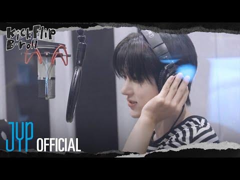 KickFlip - تسجيل "أغنية حبي الأولى" في الخلف [ENG SUB] (251008)