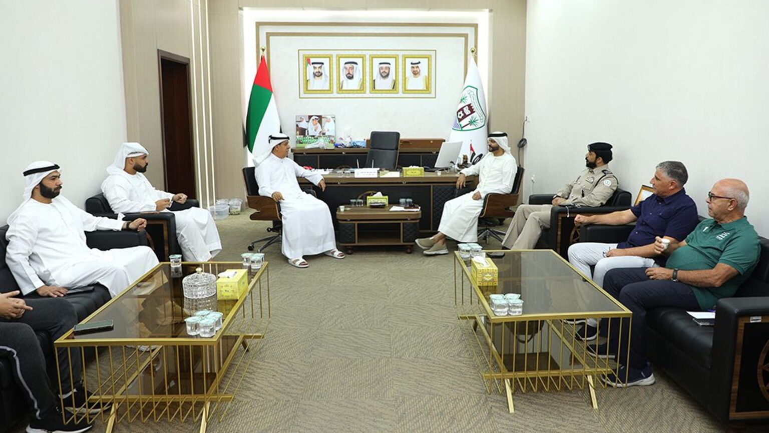 الشارقة الرياضي يزور نادي دبا الحصن لتعزيز الكفاءة الفنية