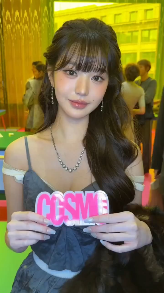 251006 تحديث Cosmopolitan Korea Instagram مع Wonyoung - MIU MIU SS26 @ Paris Week