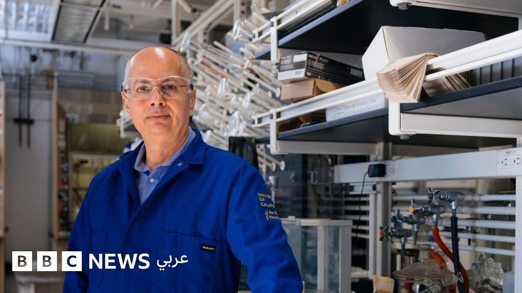 عمر ياغي: أردني يفوز بجائزة نوبل للكيمياء مع عالِمين آخرين