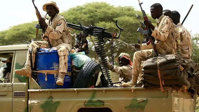 أفراد من قوات الدعم السريع السودانية- أثار تحقيق نشرته صحيفة الغارديان البريطانية موجة جديدة من التساؤلات حول دور لندن في النزاع السوداني