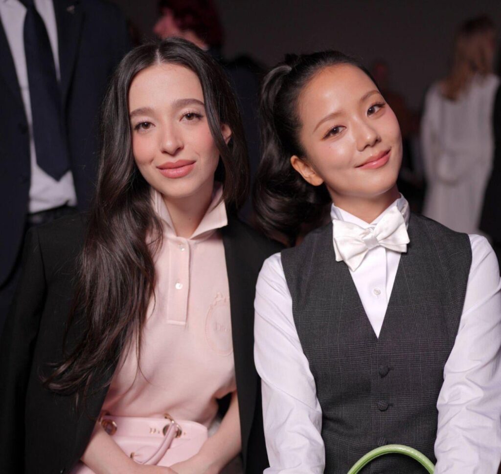 251001 Jisoo W/ Mikey Madison @ Dior Paris Week (Getty Images)