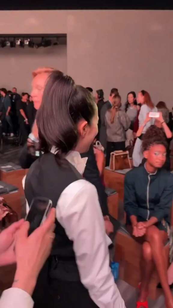 251001 jisoo w/ anya taylor-joy & willow smith @ dior paris week