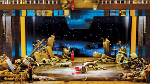 حور القاسمي تفتتح فعالية «تصميم المسرح العالمي» حور القاسمي تفتتح فعالية «تصميم المسرح العالمي»