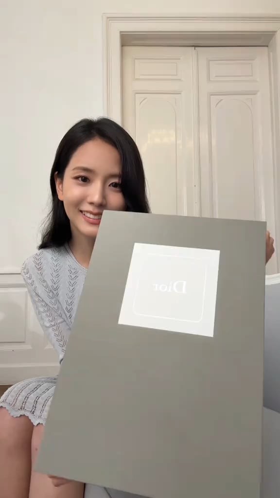 251003 JISOO لـ DIOR