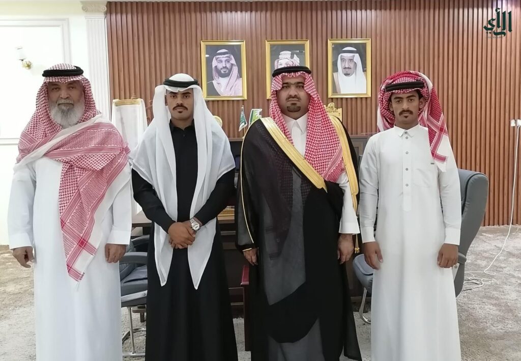 محافظ بيش يستقبل شيخ شمل السادة الخلاوية والشابين المبدعين الشعفي » صحيفة الرأي الإلكترونية