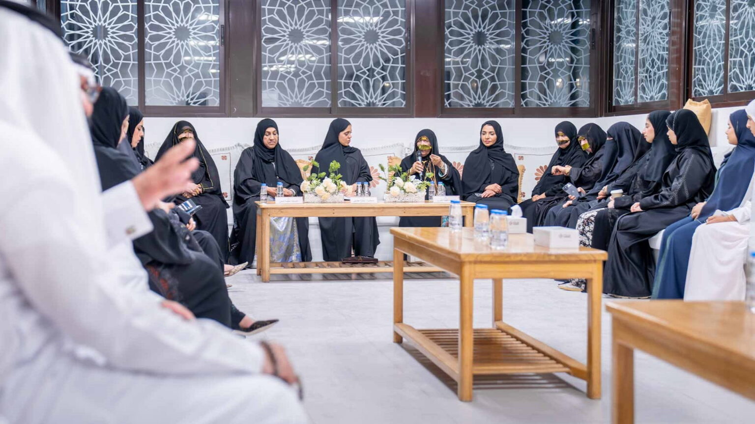 معهد الشارقة للتراث يواصل فعالية نقشة النون في دبا الحصن