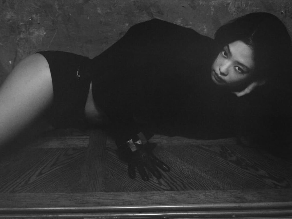 251001 Jennie for CR Book Book الإصدار 27 Confidential ، خريف/شتاء 2025