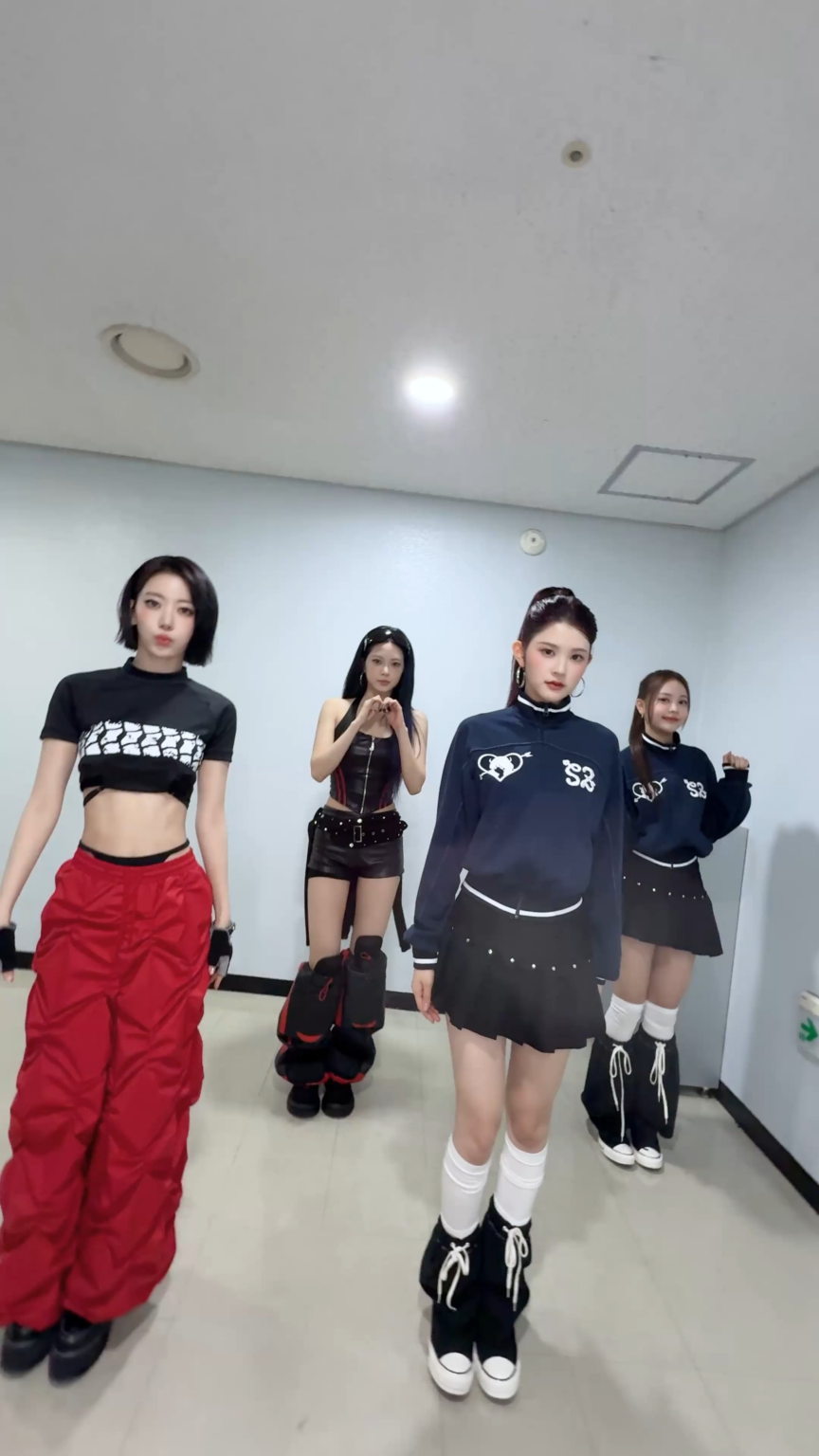 استمع إلى تحديث Skakra Skaka وHon Eundels.