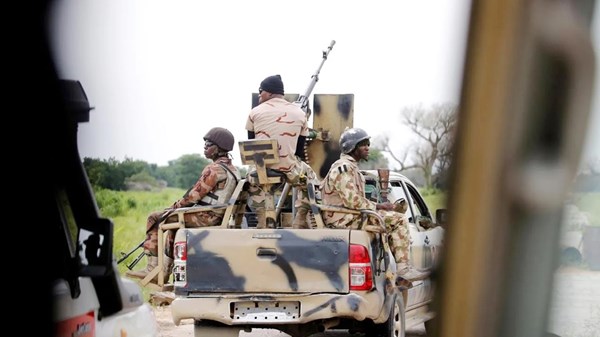 نيجيريا.. مقتل 80 مسلحاً باشتباكات مع الجيش نيجيريا.. مقتل 80 مسلحاً باشتباكات مع الجيش