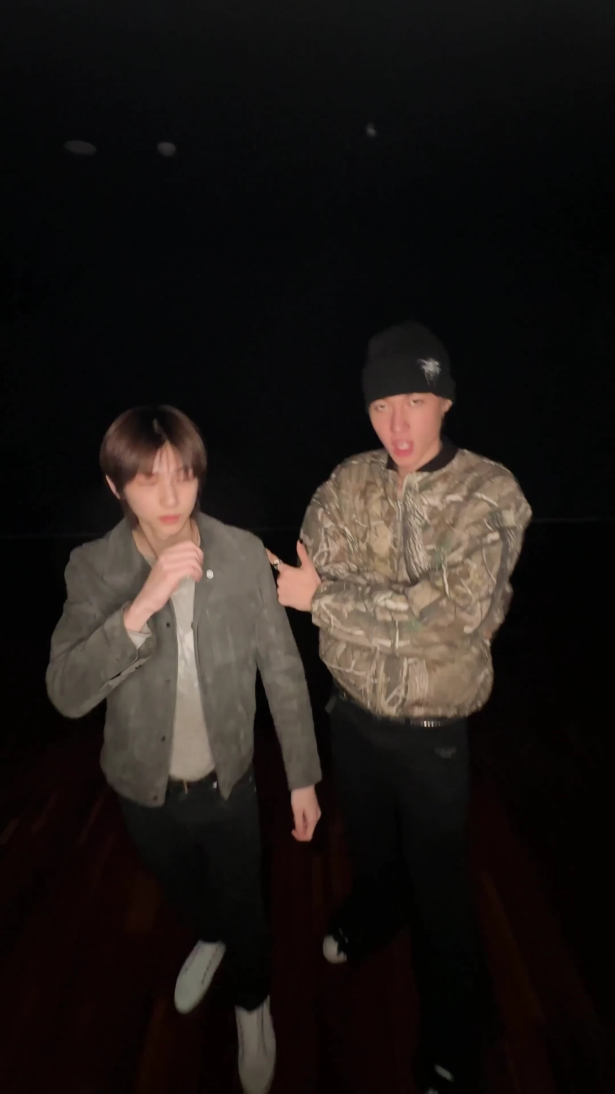 251030 تحديث Le sserafim على التيك توك مع هوه يونجين وهونغ إيونتشاي - Eat It Up مع كورتيس مارتن وجوهون 👍🍝 (تحدي السباغيتي)