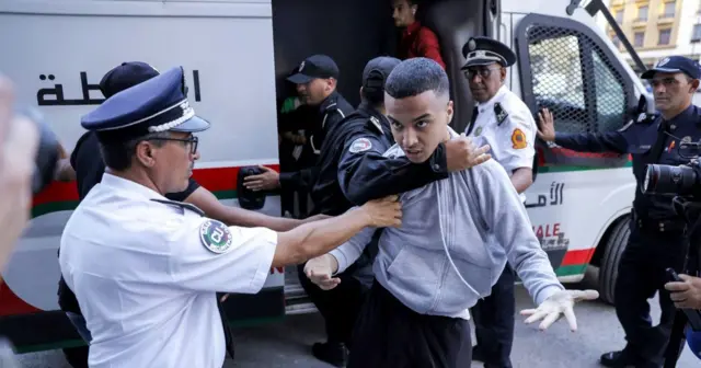 الشرطة المغربية توقف شاباً