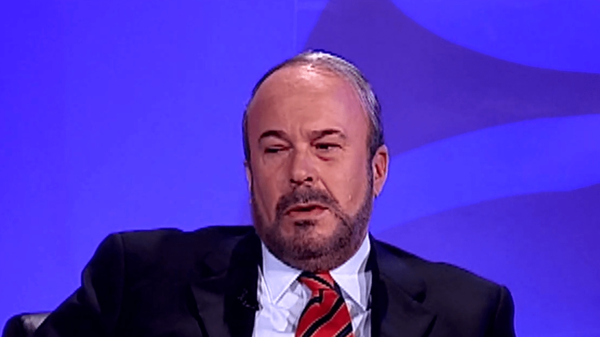 رحيل رئيس وزراء ألبانيا السابق فاتوس نانو