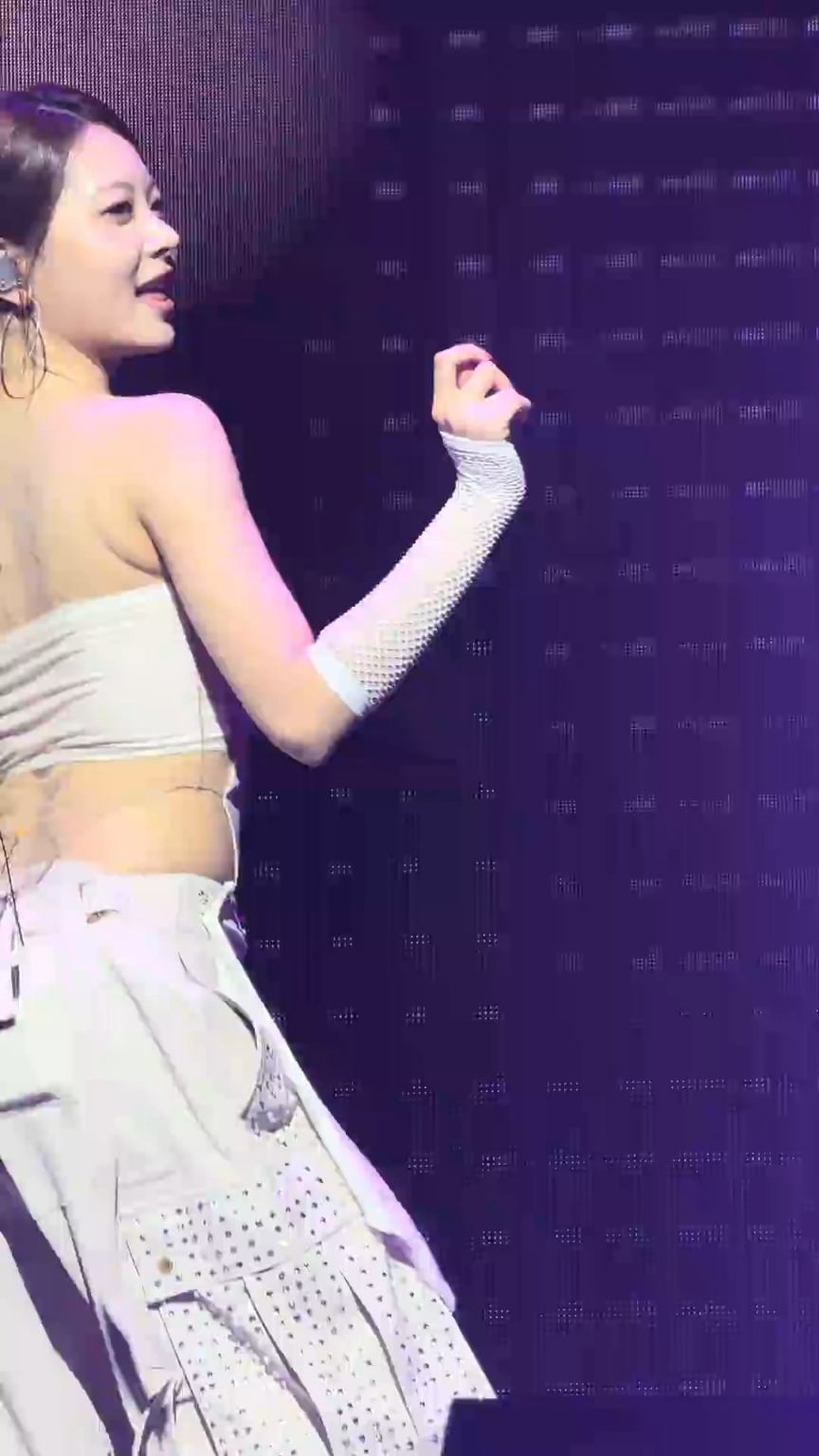 250914 LE SSERAFIM Smart (ريمكس)