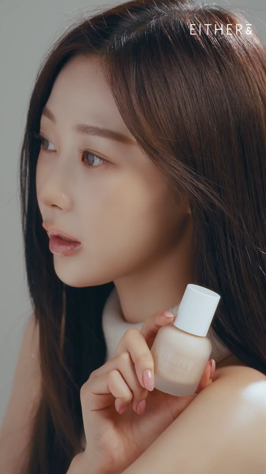 251010 كريم أساس جيزيل فور EITHER& x Egg Sleek (قريباً)