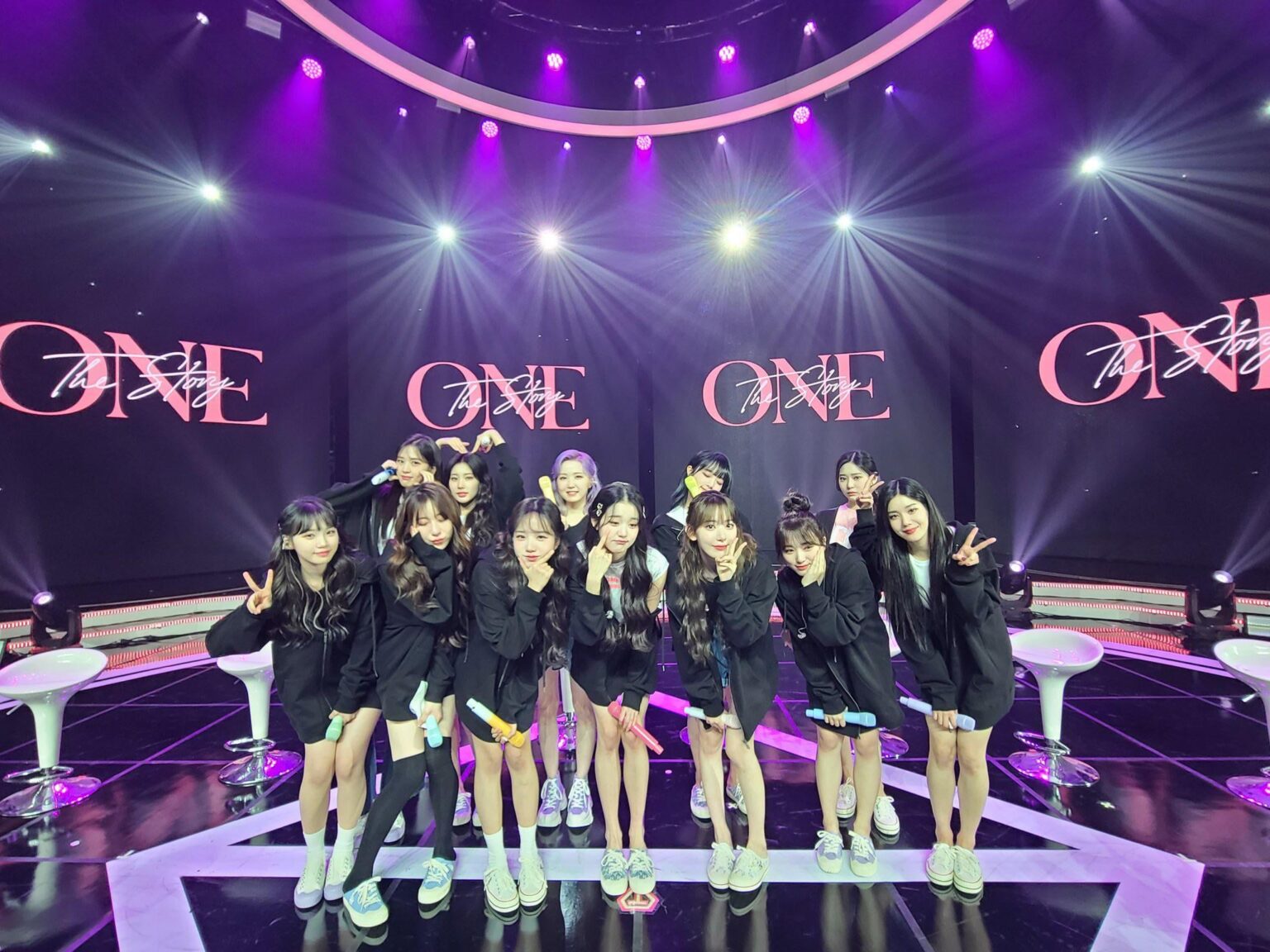 ذكرى سنوية السابعة سعيدة لفرقة IZ*ONE!