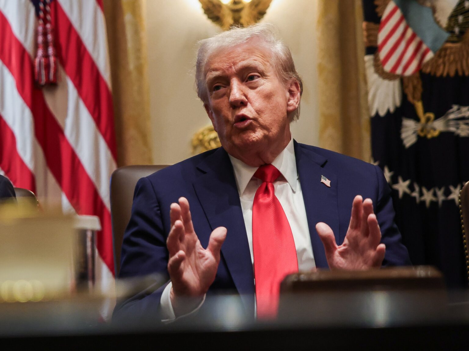 ترامب يعلن فرض رسوم 100% على الصين والنفط ينهار والذهب يواصل الارتفاع | اقتصاد ترامب يعلن فرض رسوم 100% على الصين والنفط ينهار والذهب يواصل الارتفاع | اقتصاد