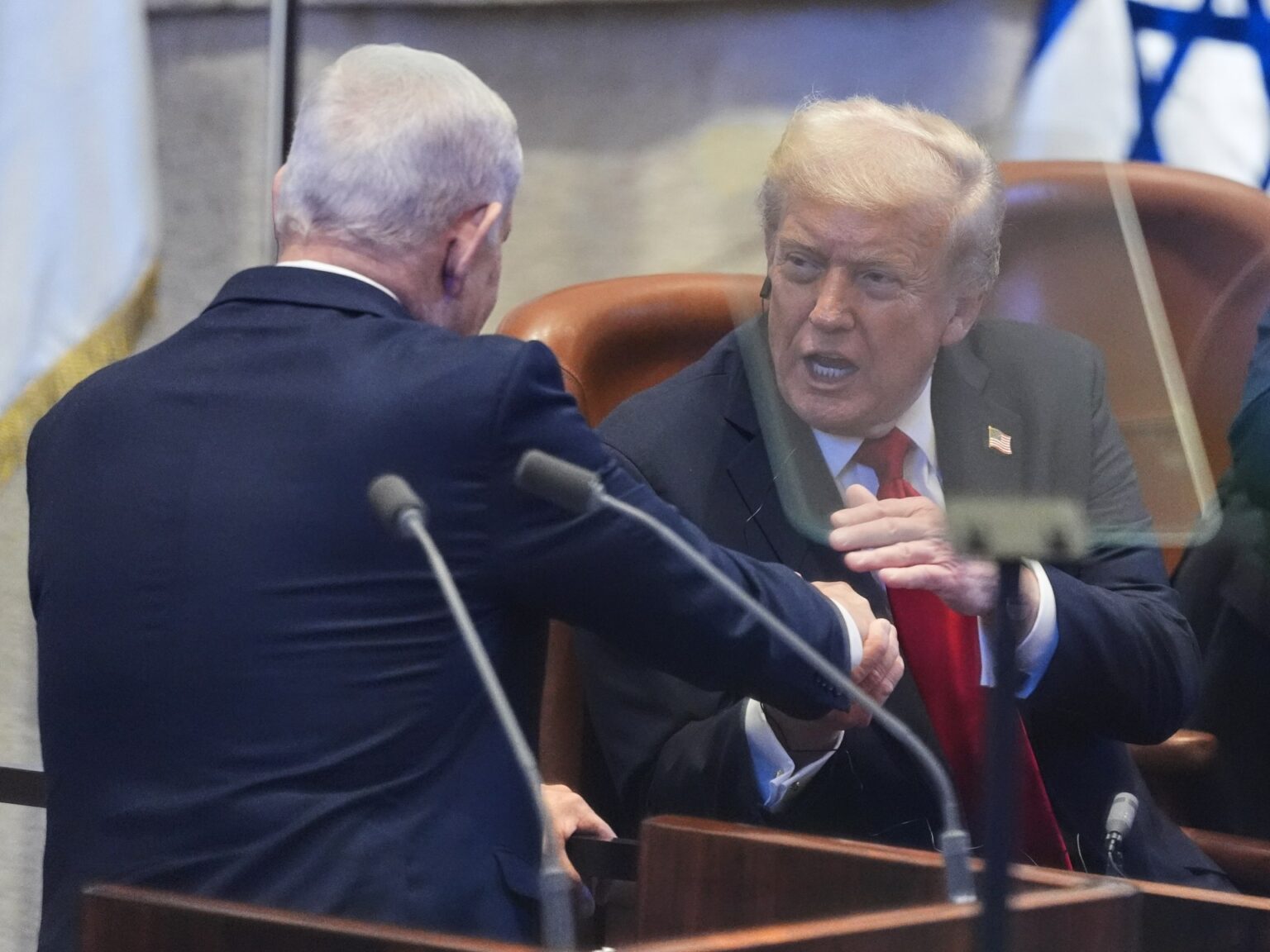 ترامب وأزمة العفو عن نتنياهو.. رئيس يقوّض سيادة القانون | سياسة