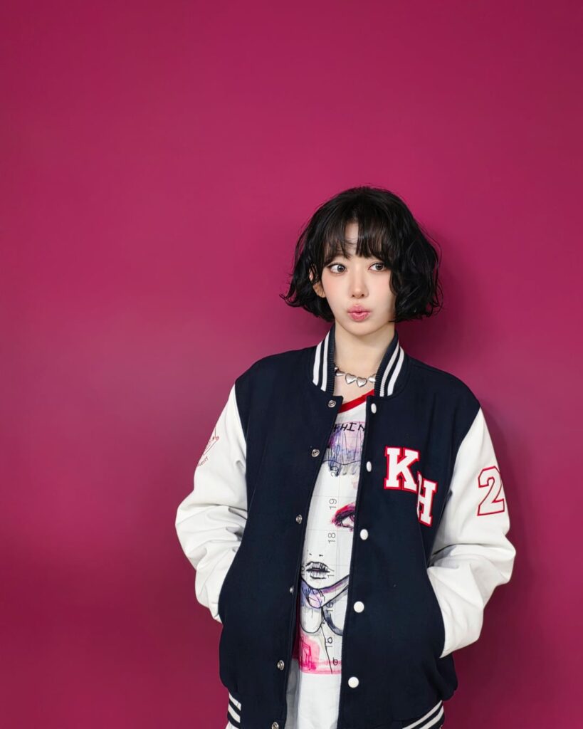 251027 تحديث LE SSERAFIM على تويتر مع مياواكي ساكورا - منطقة السباغيتي الخالية من التوتر 🍝🚚📆 2025. 10. 28 11:00 ~ 16:00 (KST)📍 حرم جامعة كيونغ هي في سيول