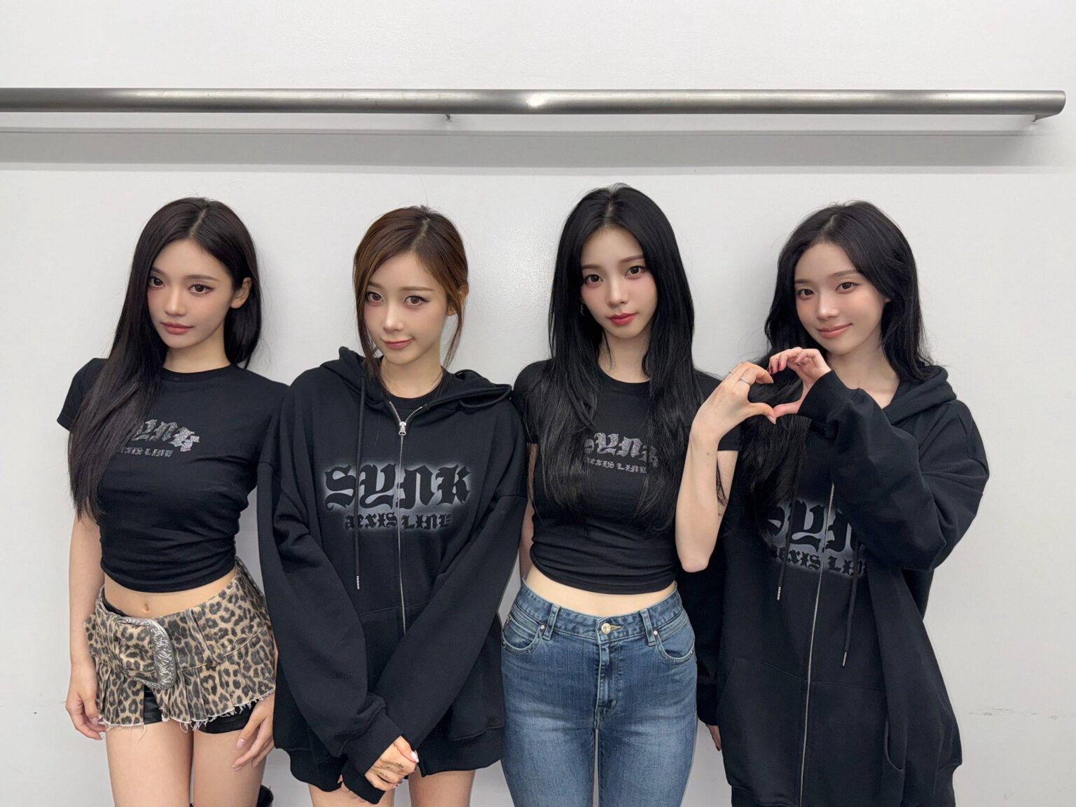 251004 ASPA Twitter Update - 2025-26 Live Tour - Synk: Aexis Line في Fukuoka Day 1