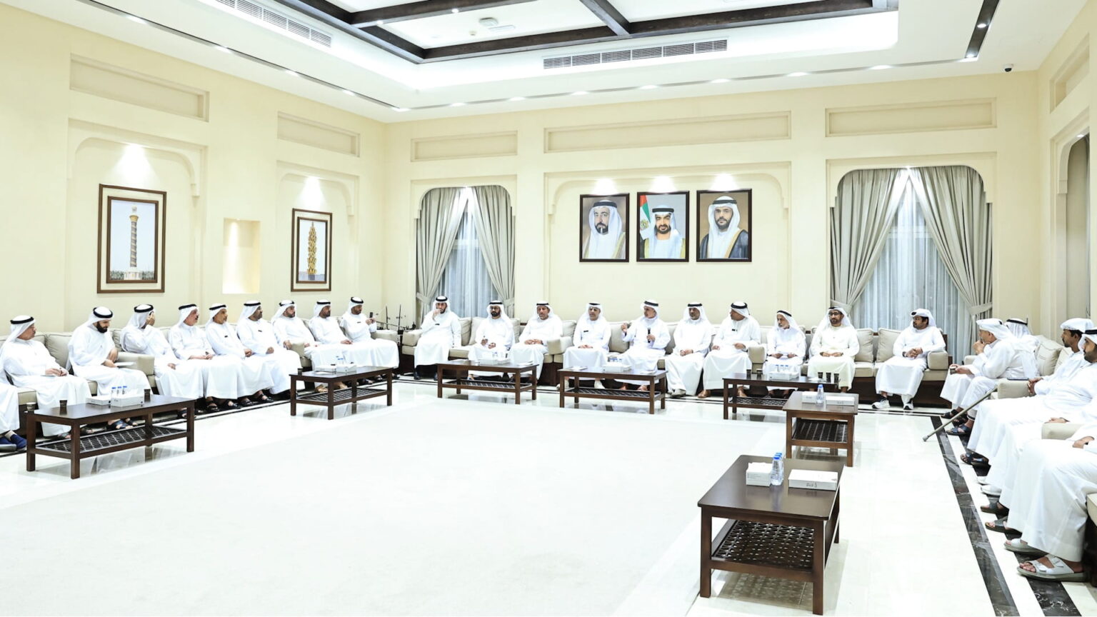 أحياء سكنية أجمل تستهل أولى جولاتها التوعوية بزيارة ضاحية مويلح