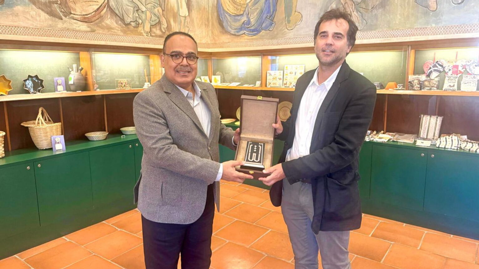 الشارقة للتراث يبحث التعاون الثقافي مع متحف الفن الشعبي بلشبونة