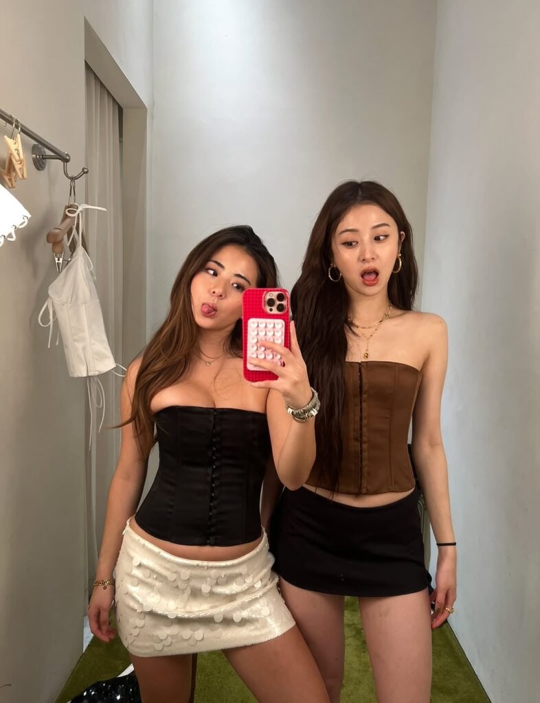 251008 Rachel Huh Instagram Update مع Huh Yunjin