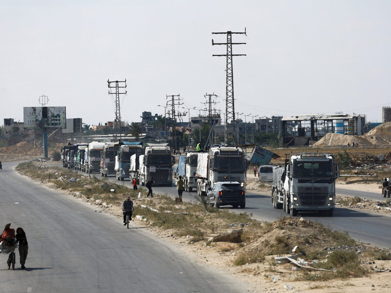 أقل من ألف شاحنة مساعدات دخلت غزة منذ بدء وقف إطلاق النار | أخبار