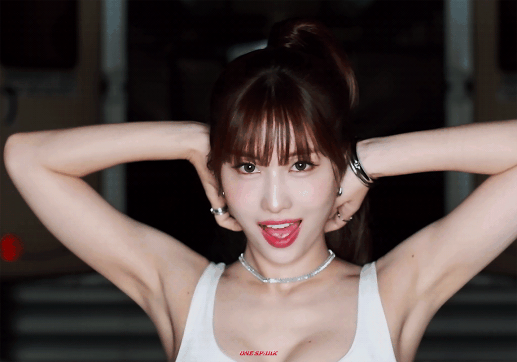 251010 جمال مومو بداخلي + أنت MV