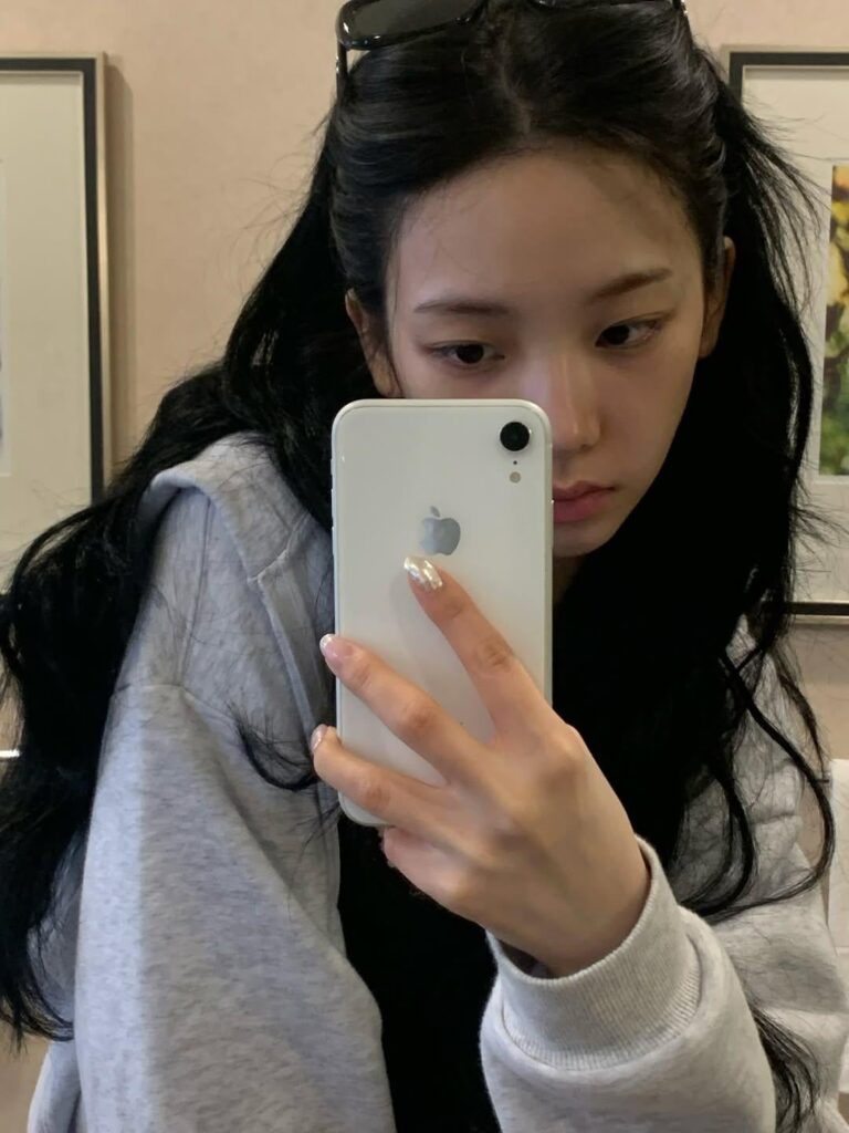 251002 تحديث Karina Instagram