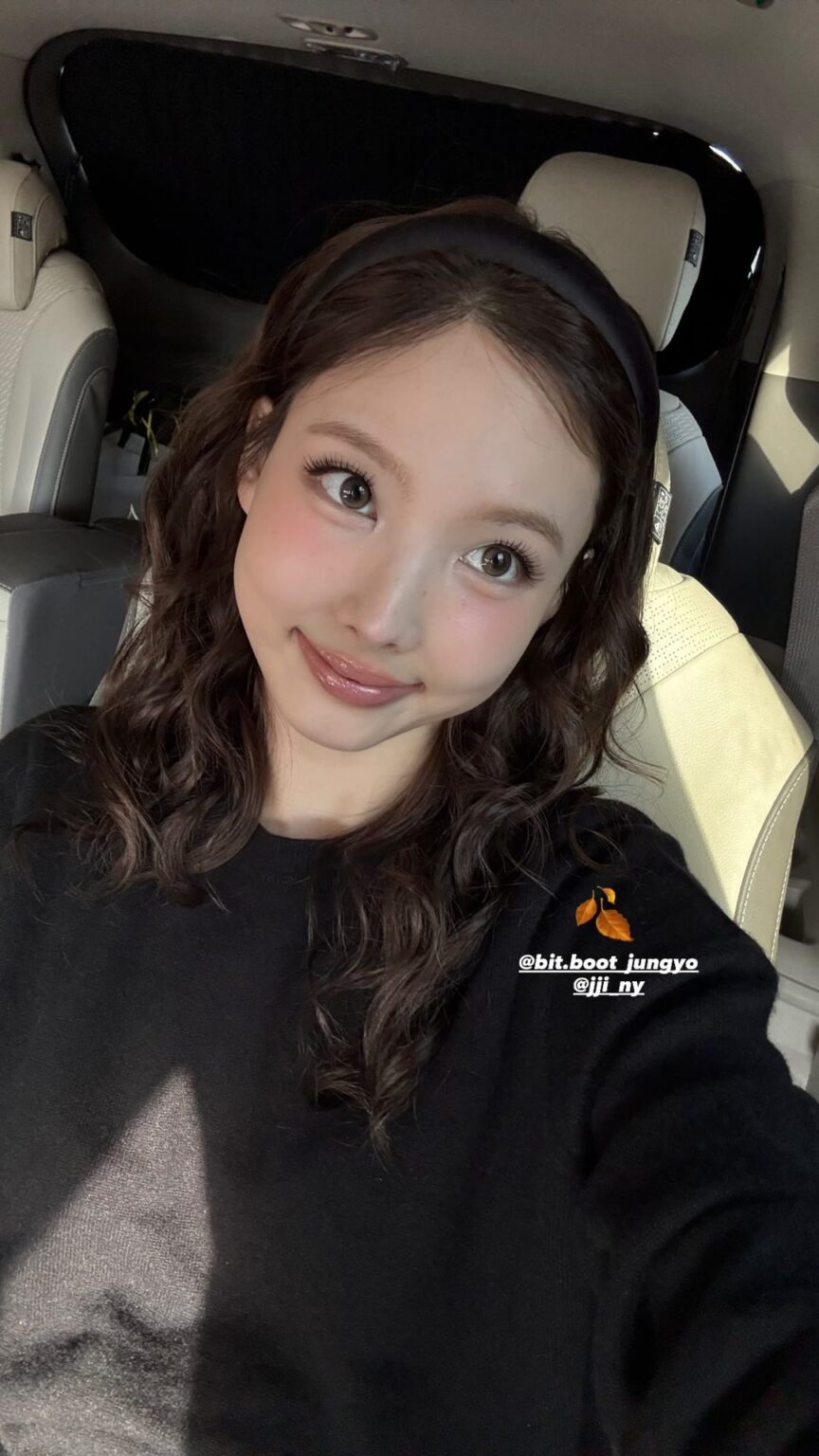 251002 تحديث قصص Nayeon Instagram - تصميم المطار