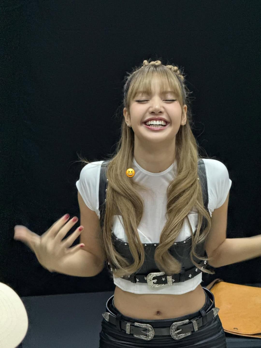 [BLACKPINK LISA] 251027 ليزا - GULF CHANNELS