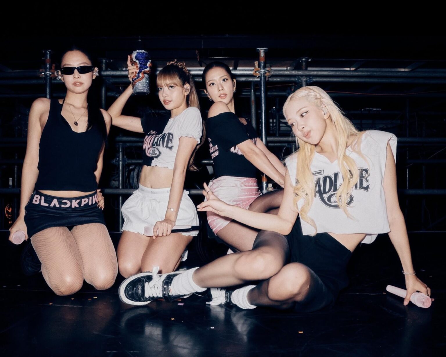 251030 تحديث ليزا على الانستقرام مع روزي وجيسو وجيني