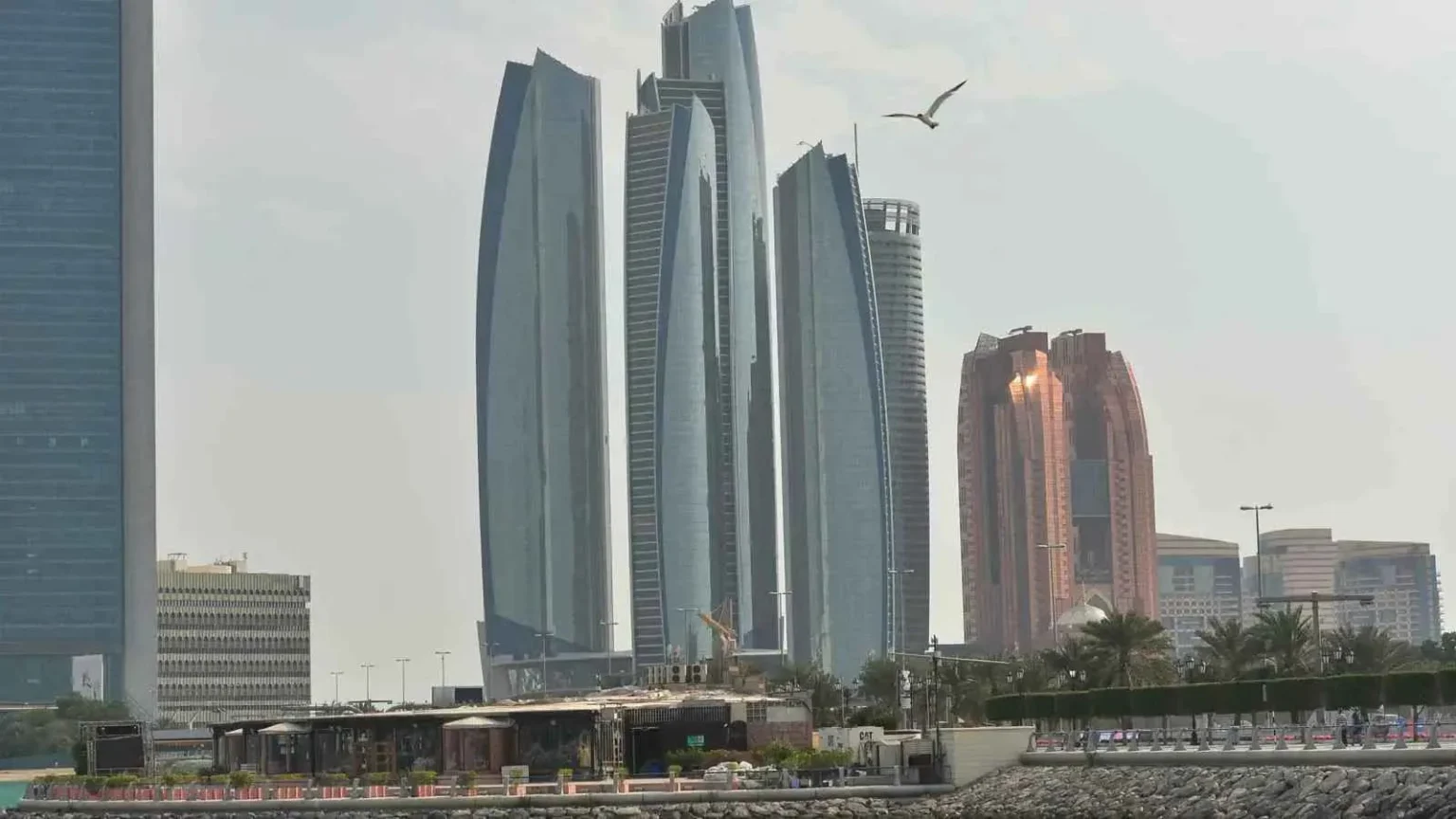 نمو اقتصاد أبوظبي 3.8% متجاوزاً 83 مليار دولار في الربع الثاني