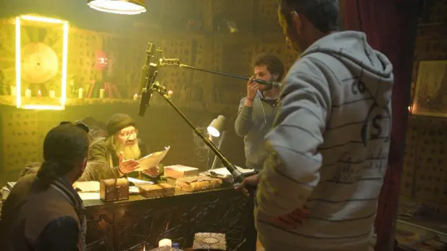 كواليس تصوير أحد الأفلام بالقاهرة