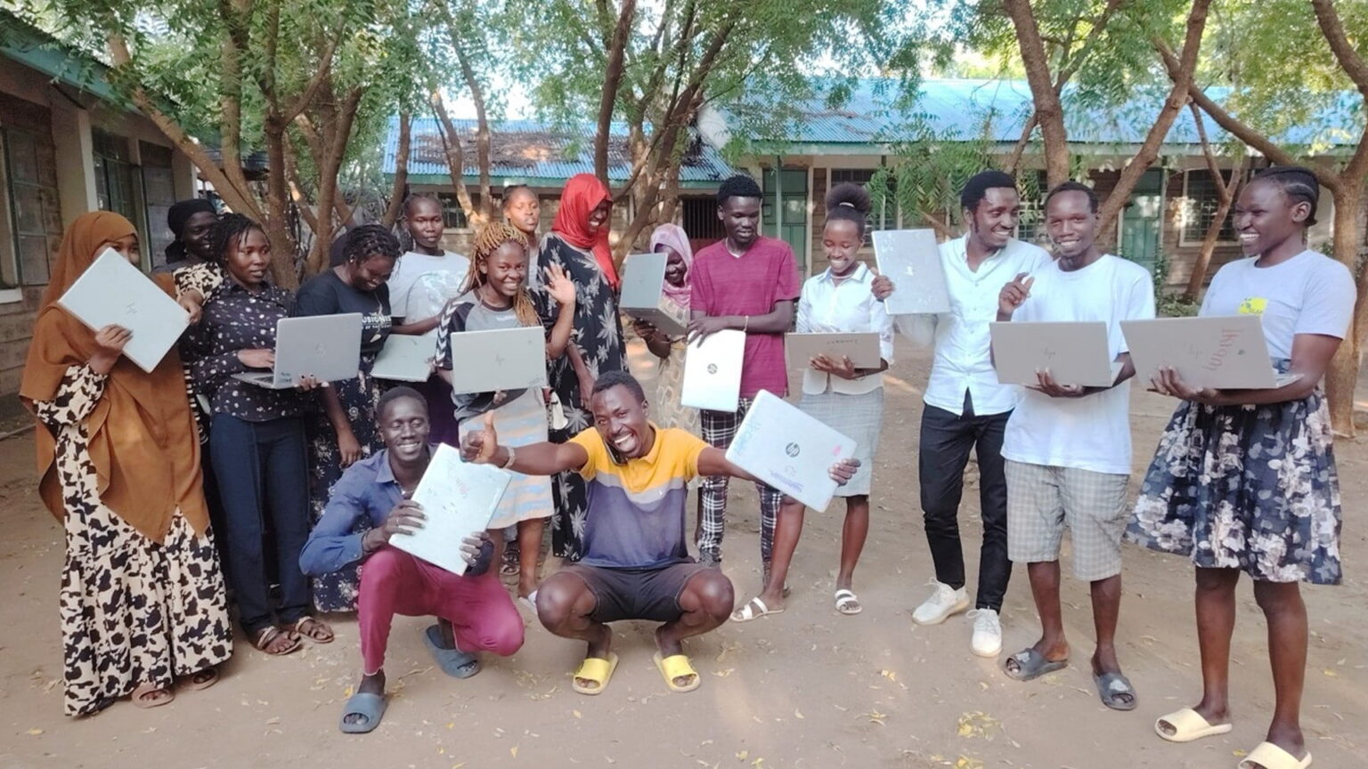 القلب الكبير تمنحكونيكسيو إفريقيا جائزة الشارقة لدعم اللاجئين القلب الكبير تمنحكونيكسيو إفريقيا جائزة الشارقة لدعم اللاجئين