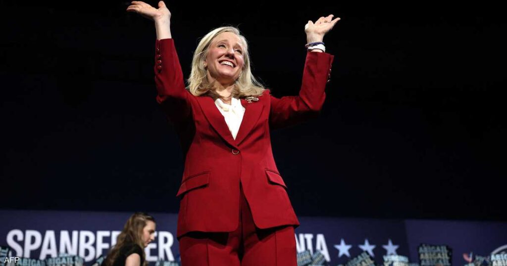 انتخاب الديمقراطية أبيغيل سبانبرغر حاكمة لفيرجينيا