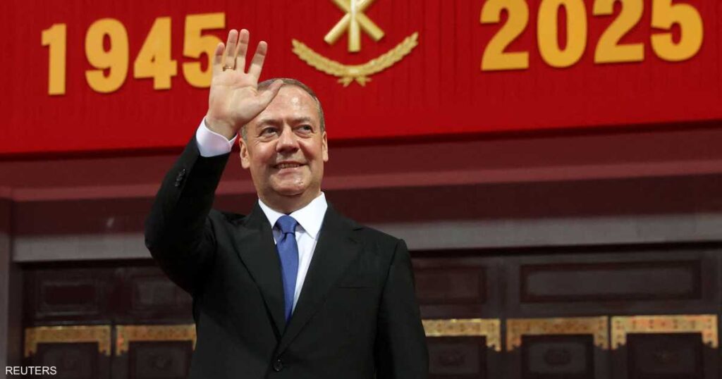 مدفيديف يعلّق “بسخرية” على تصريحات ترامب النووية مدفيديف يعلّق "بسخرية" على تصريحات ترامب النووية