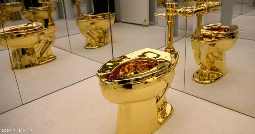 بيع مرحاض ذهبي بـ”سعر خيالي” بيع مرحاض ذهبي بـ"سعر خيالي"