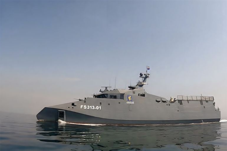 الحرس الثوري يقول إن بارجة أبو مهدي المهندس قادرة على التخفي عن الرادارات 1 (الصحافة الإيرانية)