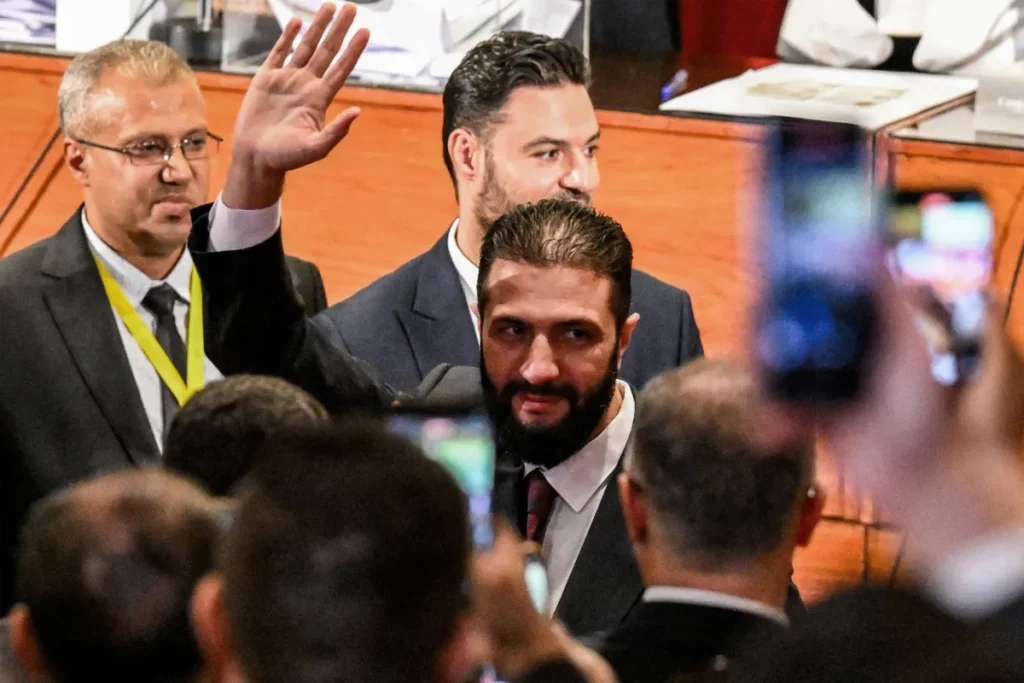 الشرع يتوجه إلى البرازيل للمشاركة في مؤتمر «كوب 30» الشرع يتوجه إلى البرازيل للمشاركة في مؤتمر «كوب 30»